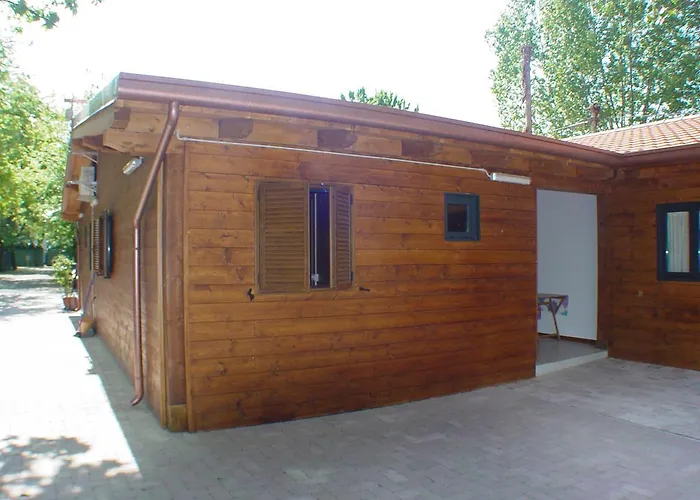 Luni Kamp alanı Marina di Massa