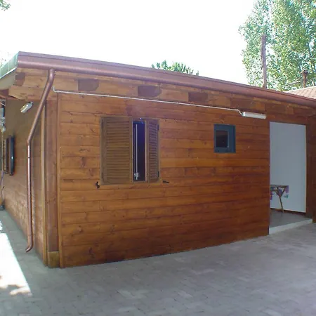 Camping Luni אתר קמפינג מרינה די מסה