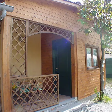 Camping Luni אתר קמפינג מרינה די מסה